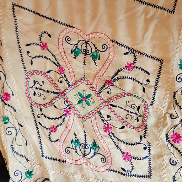 Chico’s Embroidered Tan Tiered Caftan Blouse, M/L, Boho, Floral, Festival - Picture 9 of 10